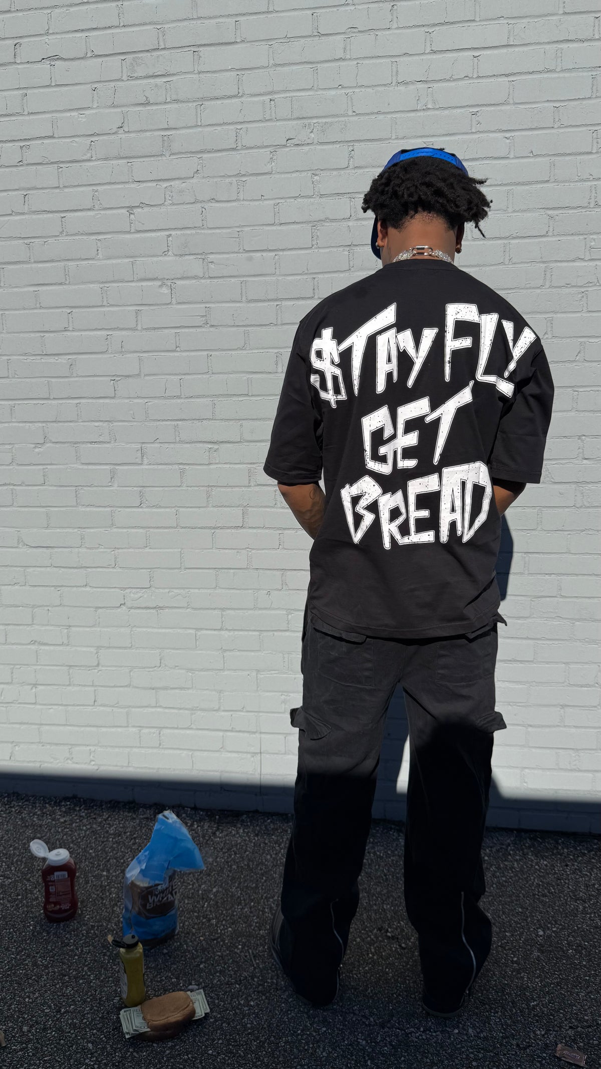 BLACK MONEY BREAD TEE